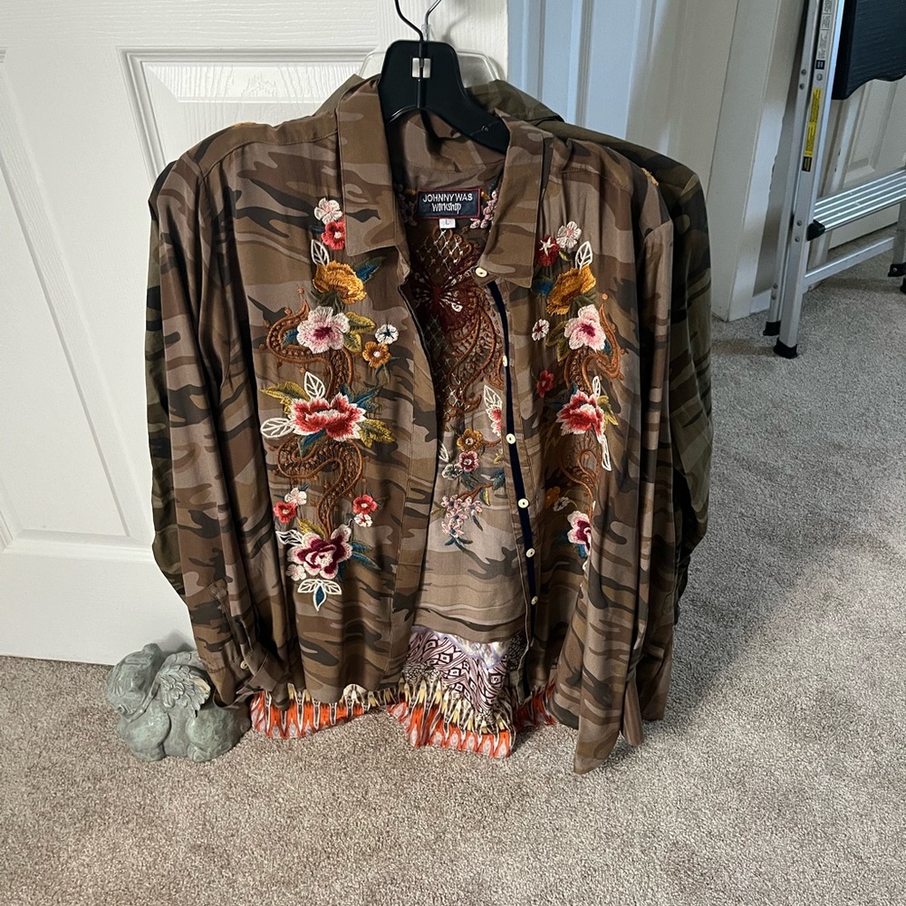 Johnny Was embroidered blouse